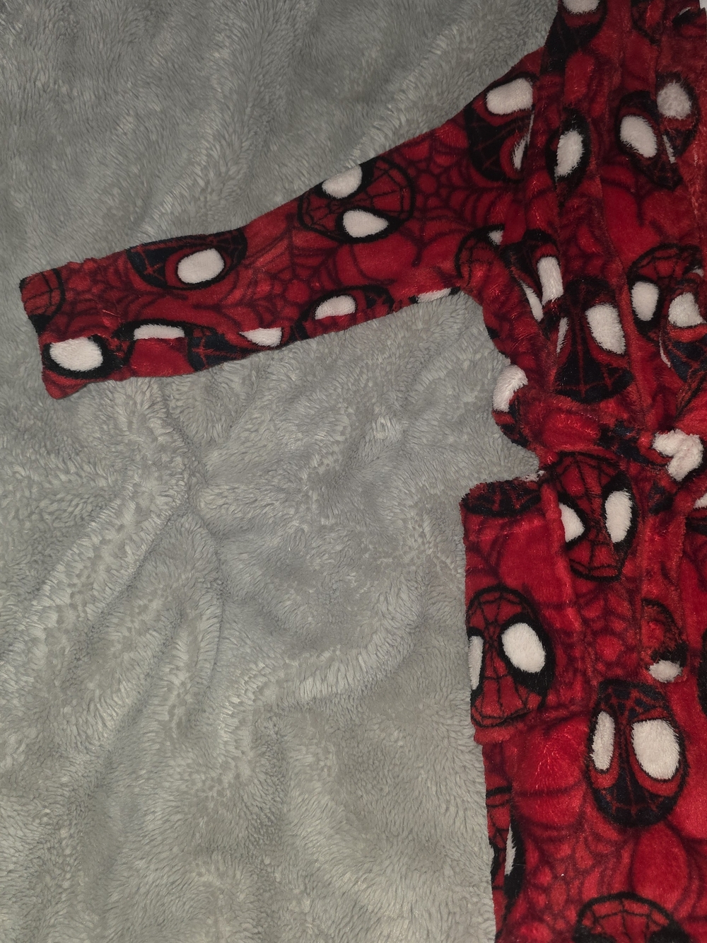 Marvel Red Spider-Man Plush Kids Robe - Picture 3 of 6